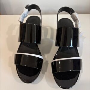 NWT Aerosoles Camera Comfort Platform Black Faux Patent Leather Sandals Size 7